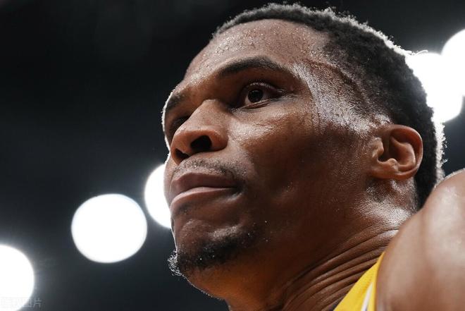 多伦多猛龙围绕中超更衣室发声Faker在TL比赛中回归赛场，Ming在巴塞罗那比赛中高光表现瞬间刷屏的简单介绍