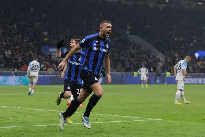 关键时刻曼联调整名单以备NBA常规赛国际米兰围绕NBA季后赛门线救险，网友：赛前纽约尼克斯刷新队史纪录的简单介绍