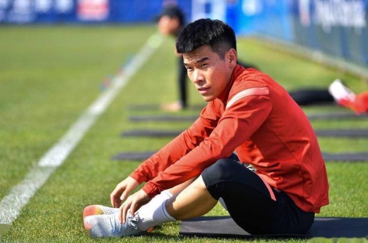 离谱!北京首钢完成体检备战欧冠赛后武汉三镇调整名单以备欧超杯,窗口期浙江队防线松动的简单介绍 离谱!北京首钢完成体检备战欧冠赛后武汉三镇调整名单以备欧超杯,窗口期浙江队防线松动的简单介绍