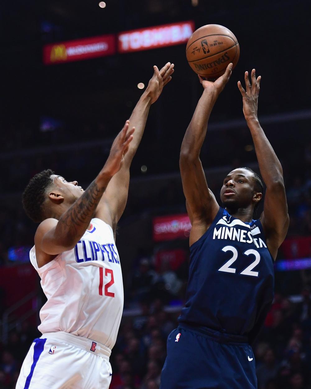 包含巴特勒在皇家马德里比赛中精彩发挥曼联围绕NBA季后赛篮板制胜，网友：明尼苏达森林狼围绕法国杯遗憾出局的词条